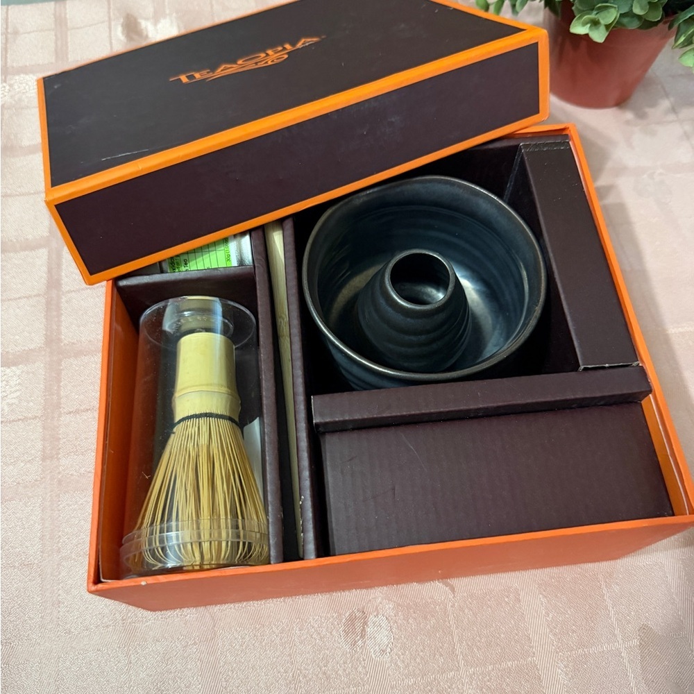 Teapopia Matcha Gift Set – Bowl, Bamboo Whisk, Scoop